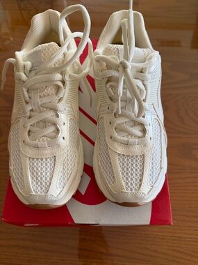 Nike Vomero Sneakers